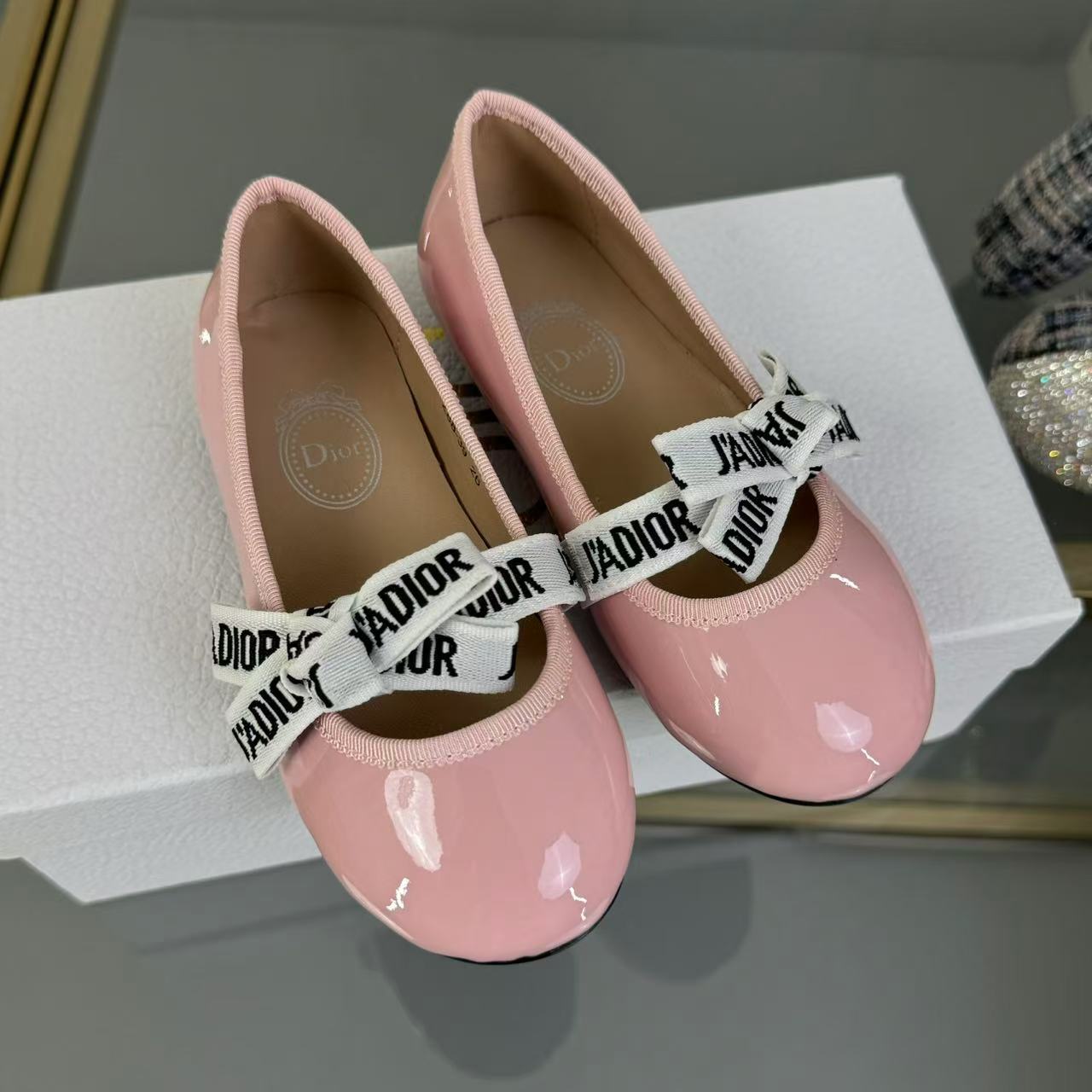 Children's shoes child